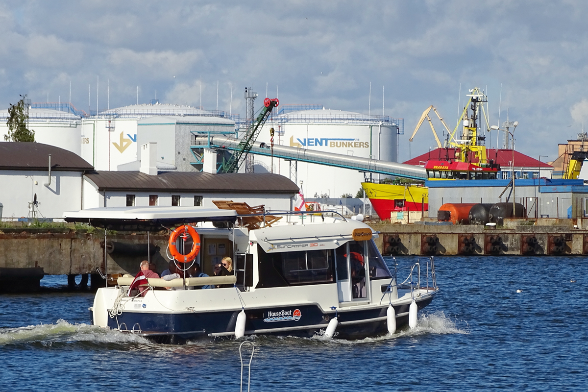 Wave energy measuring system being deployed in the Gulf of Riga
